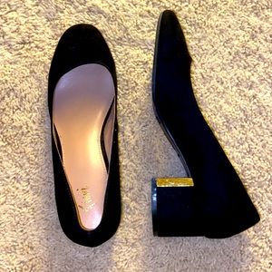 Fioni black and gold kitten heels